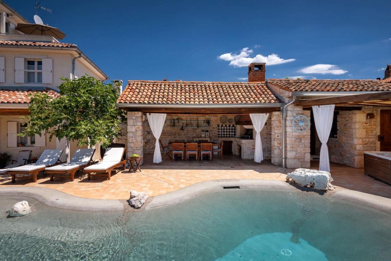 Family Villa Elizabeta With Pool In Umag Cepljani Экстерьер фото