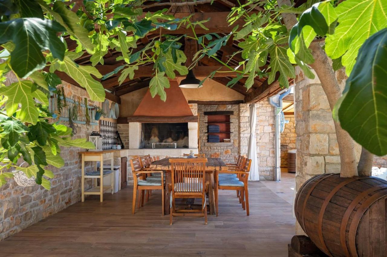 Family Villa Elizabeta With Pool In Umag Cepljani Экстерьер фото